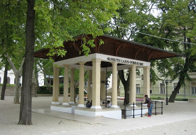 Source de l'eau thermale à Balatonfüred