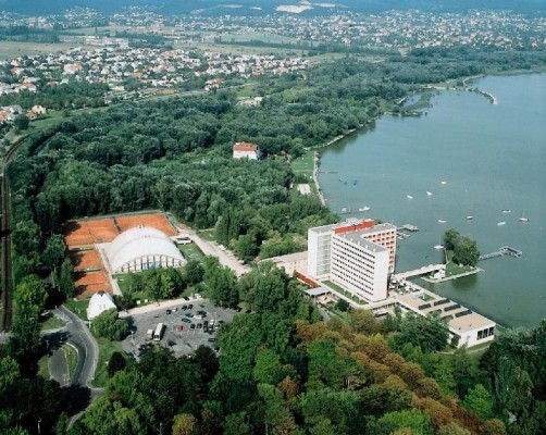 Vue aérienne sur la baie balaton